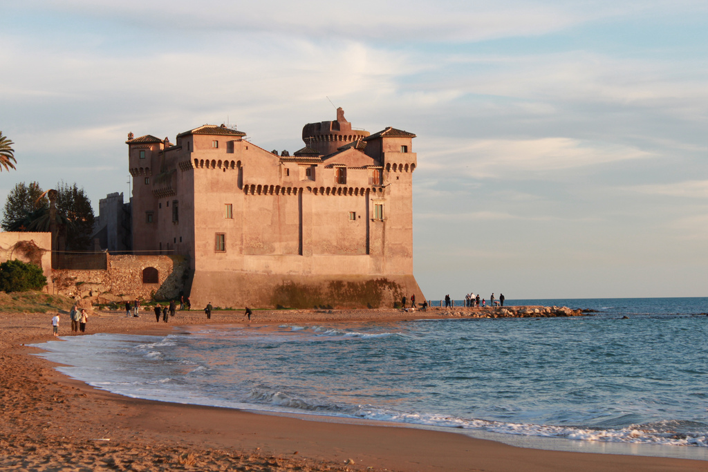 Severa. Санта Маринелла. Санта Маринелла Италия. Замок Santa severa Castle. Санта севера Италия.