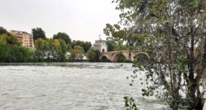 Ponte Milvio Tevere riva sinistra